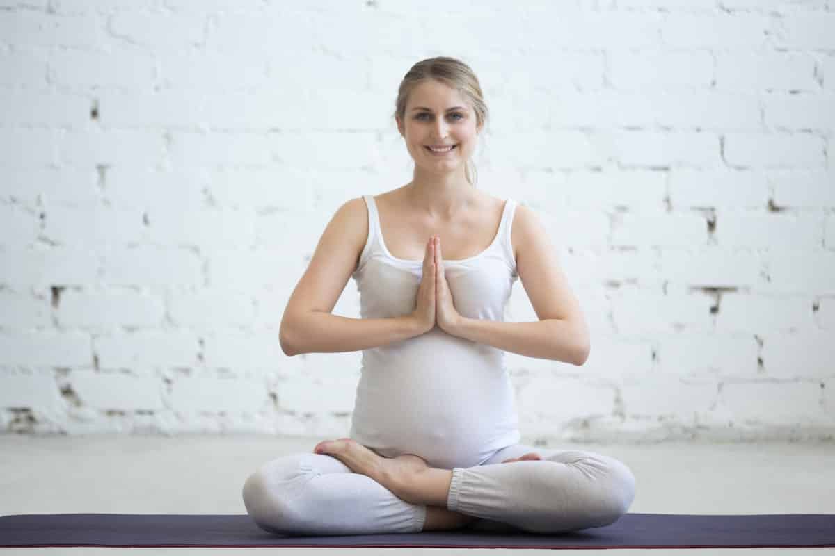 Lee más sobre el artículo La Guía Esencial de Yoga Prenatal: Beneficios y Cómo Empezar